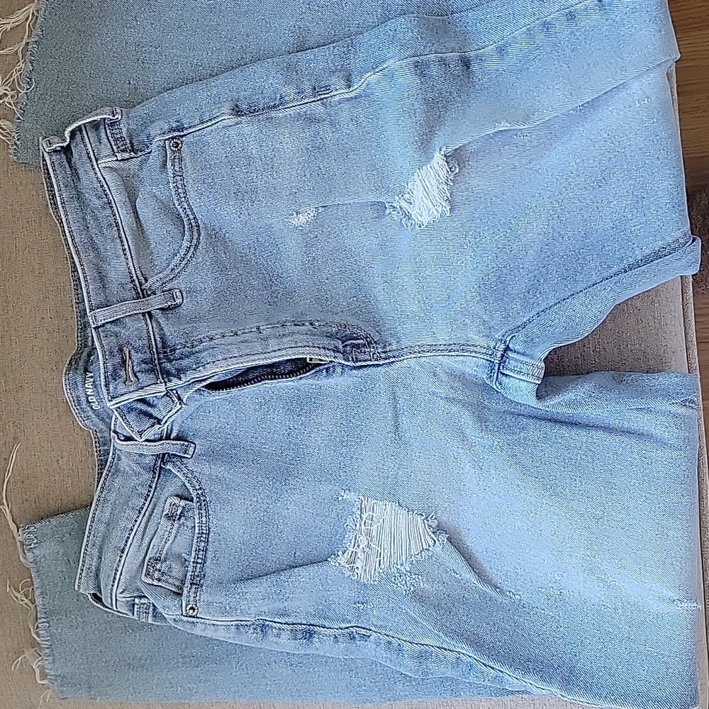 Old Navy High Rise Jeans - Picture 3 of 6